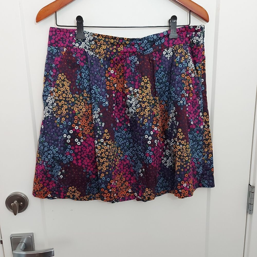 TOMMY Hilfiger Flowery Skirt Size 10